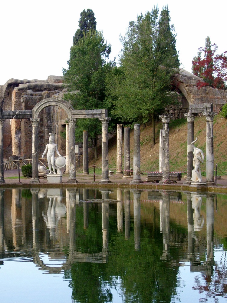 Beelden bij Villa Hadriana te Rome