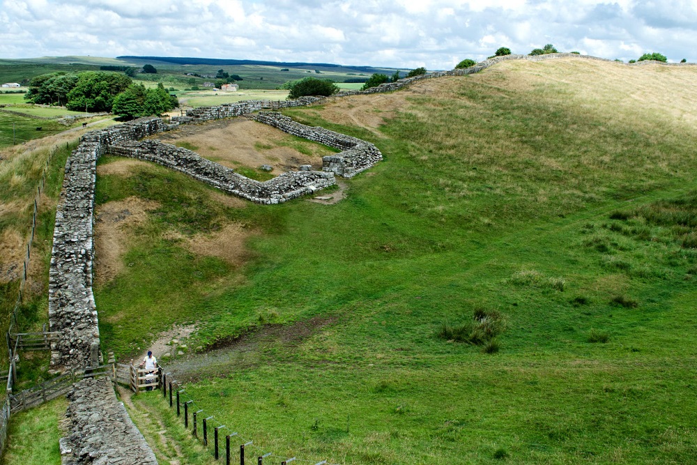 De Muur van Hadrinaus in het Engelse landschap